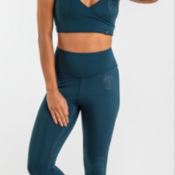 Gymshark Pants - gymshark golds gym limited edition legging